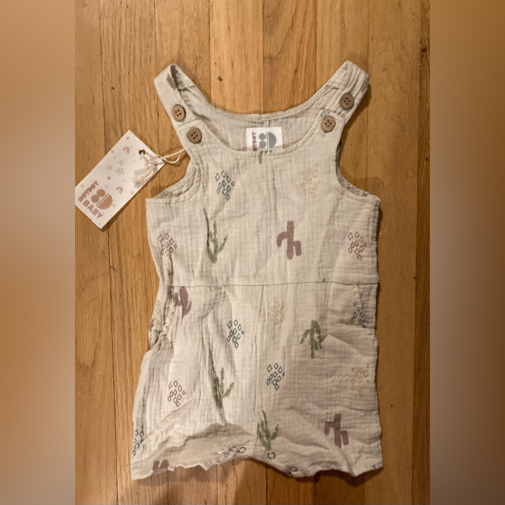 BNWT DotDotBaby 100% organic cotton linen romper with 🌵🌵